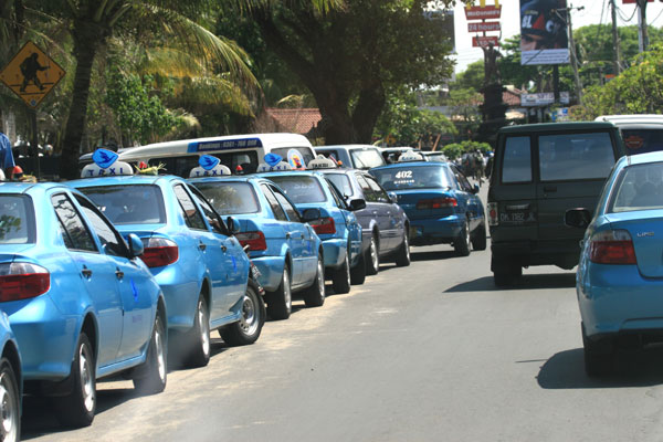 �����𑜓x�̃t���[�ʐ^�f�ނ��J��