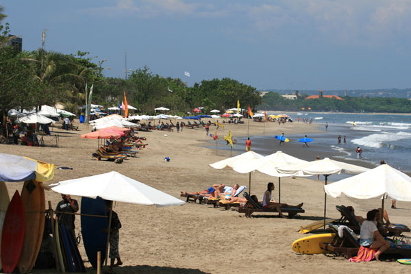 �����𑜓x�̃t���[�ʐ^�f�ނ��J��