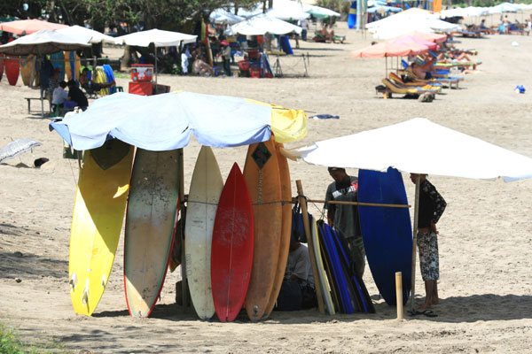 �����𑜓x�̃t���[�ʐ^�f�ނ��J��