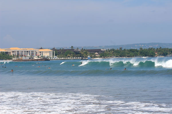 �����𑜓x�̃t���[�ʐ^�f�ނ��J��