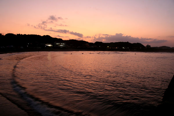 �����𑜓x�̃t���[�ʐ^�f�ނ��J��